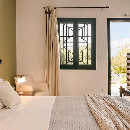 Evianna Apartment