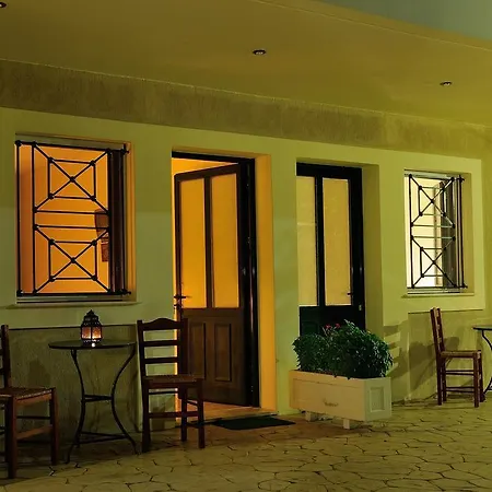Evianna Apartment *