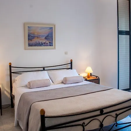 Evianna Apartamento Mousata