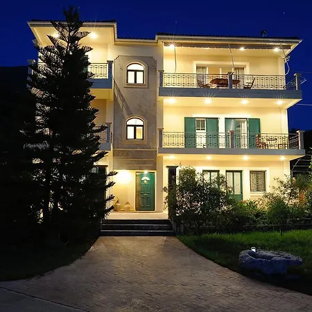 Apartment Evianna Mousata