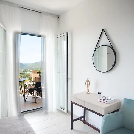 Evianna Apartment