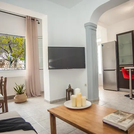 Evianna Apartment Mousata