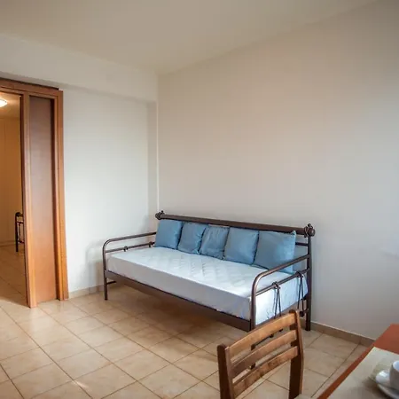 Evianna Apartment Mousata