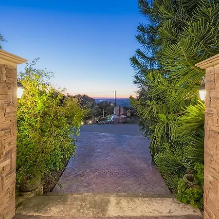 아파트 Evianna Mousata